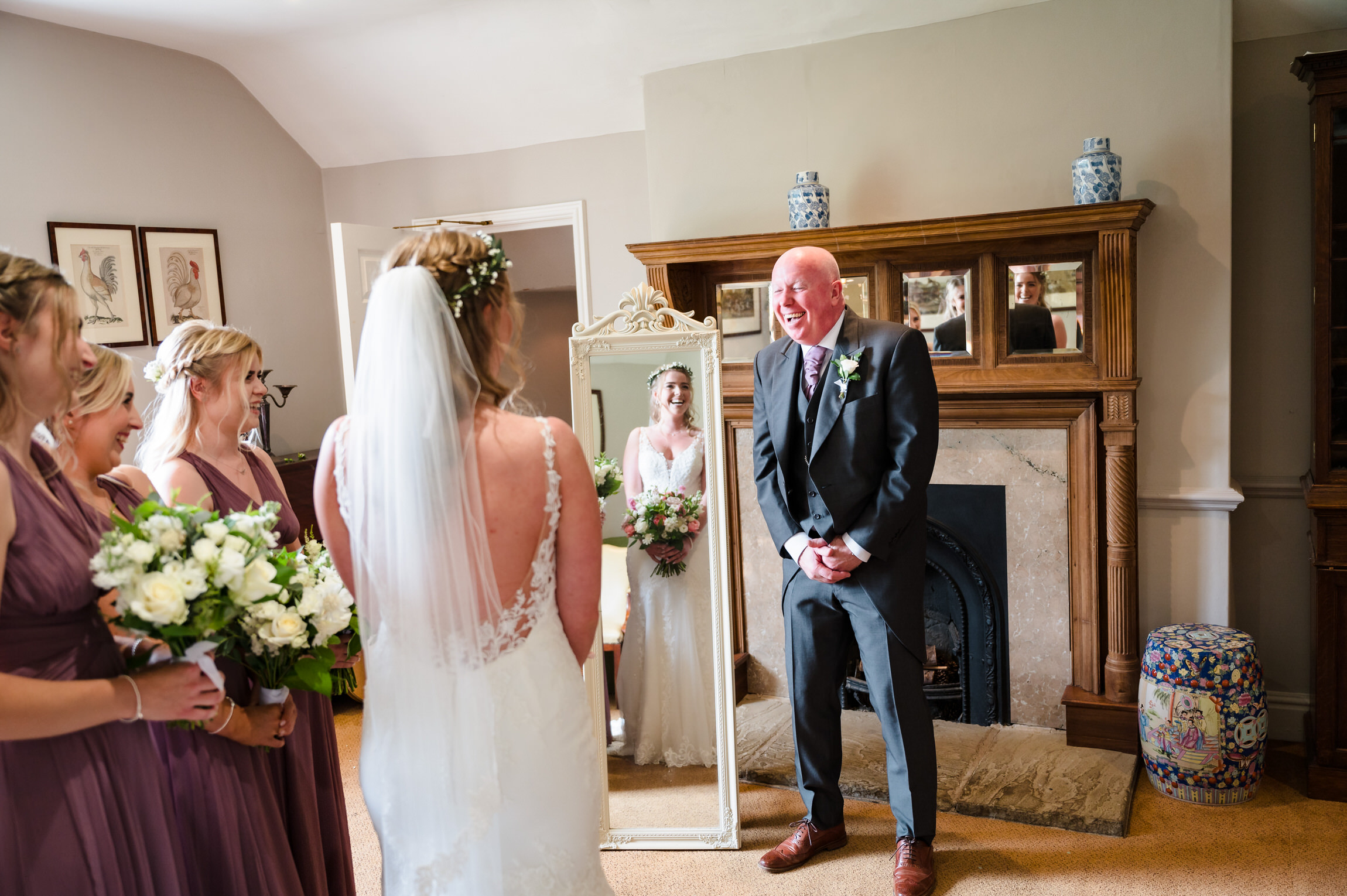 Dads first look with bride