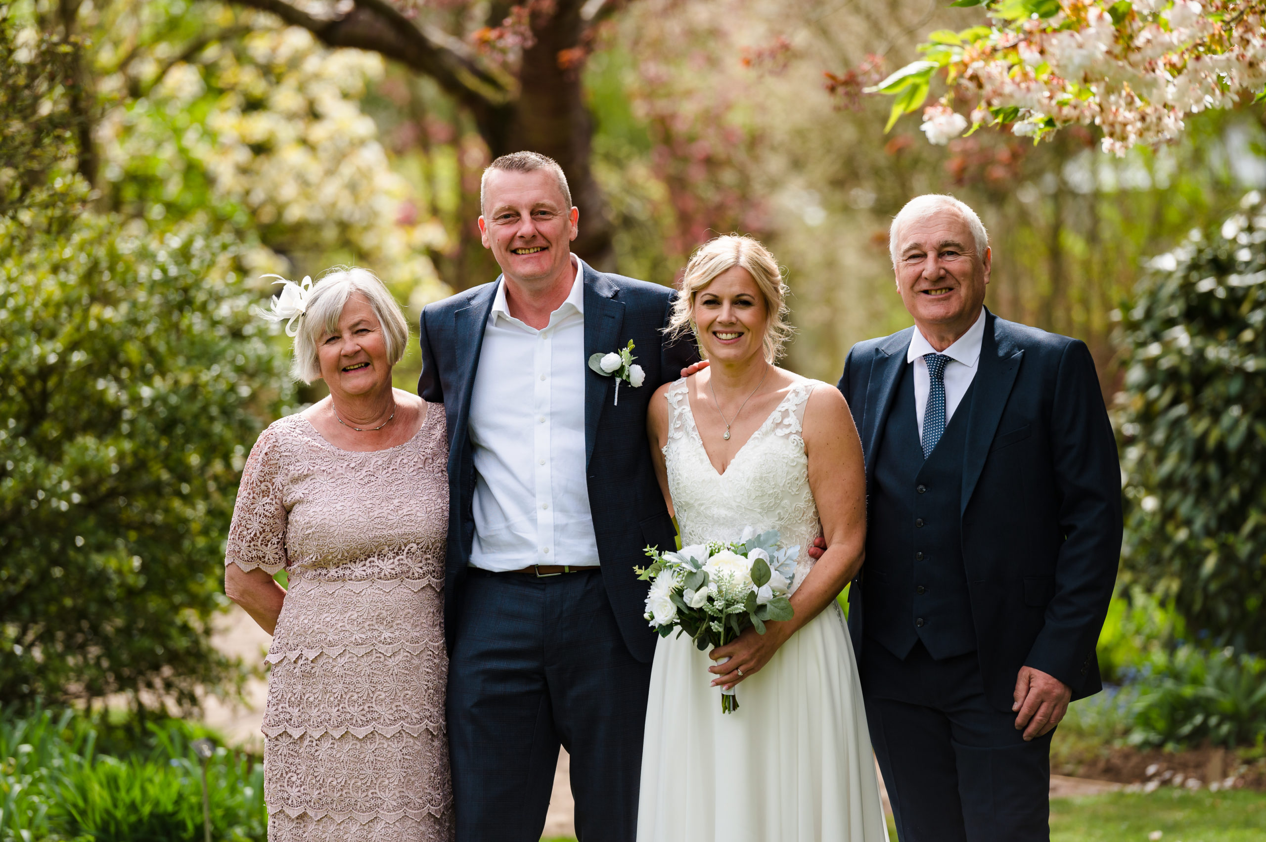 Family wedding photo at barnsdale gardens