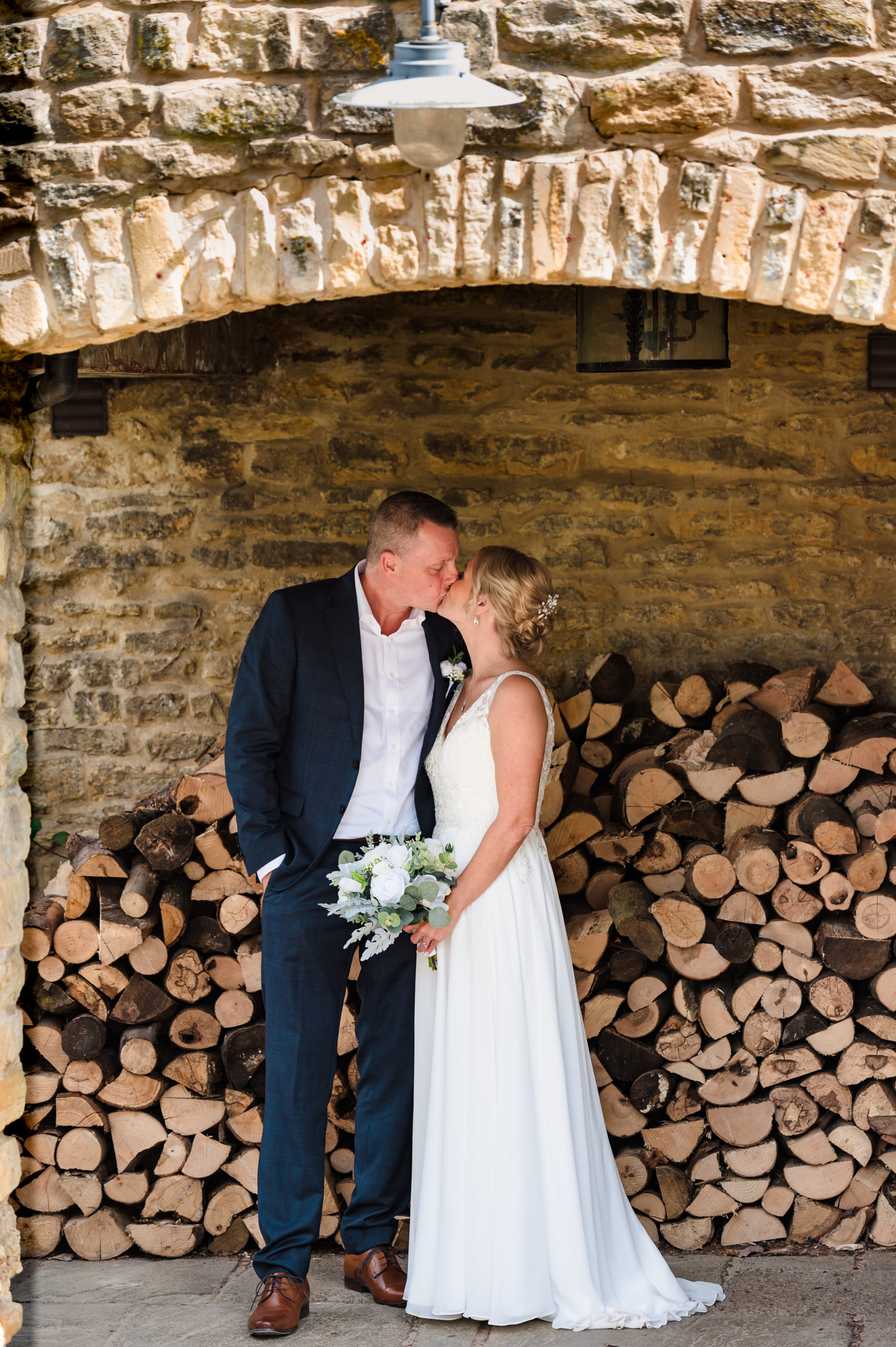 wedding day portraits at barnsdale gardens
